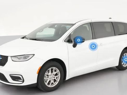 Certified 2024 Chrysler Pacifica Touring-L image 1