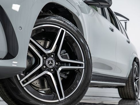 Used 2026 Mercedes-Benz GLS 450 4MATIC image 28