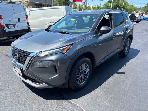 Used 2023 Nissan Rogue S AWD/4WD image 3