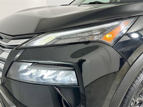 Used 2024 Nissan Rogue S image 30