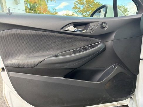 Used 2018 Chevrolet Cruze LT image 18