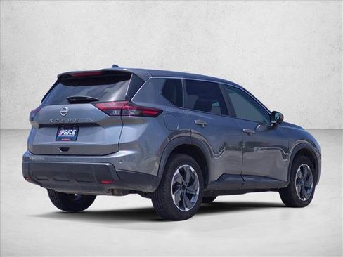 Used 2025 Nissan Rogue SV FWD image 5
