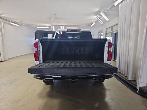 Used 2022 Chevrolet Silverado 1500 Custom Trail Boss w/ LPO, Dark Essentials Package AWD/4WD image 15