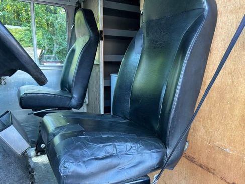 Used 2013 Ford E-350 and Econoline 350 Super Duty w/ Air Conditioning Prep Pkg RWD image 9