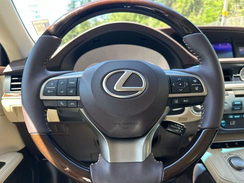 Used 2017 Lexus ES 350 w/ Navigation System Package FWD image 20