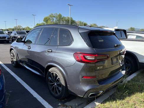 Used 2021 BMW X5 xDrive45e w/ M Sport Package image 4