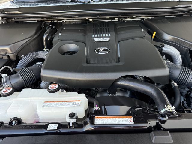 Used 2025 Lexus GX 550 w/ Accessory Package (2T) AWD/4WD image 36