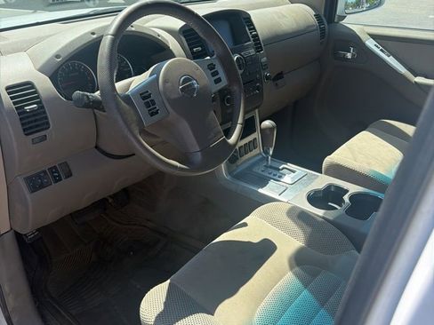 Used 2012 Nissan Pathfinder SV AWD/4WD image 4