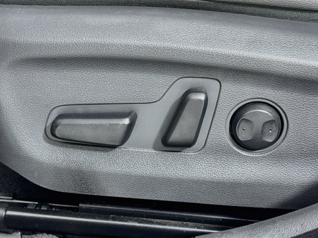 Used 2019 Hyundai Ioniq Limited FWD image 15