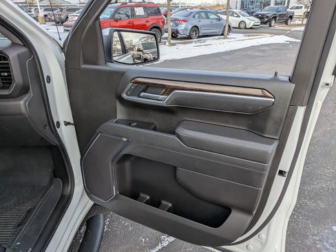 Used 2025 GMC Sierra 1500 SLE image 26