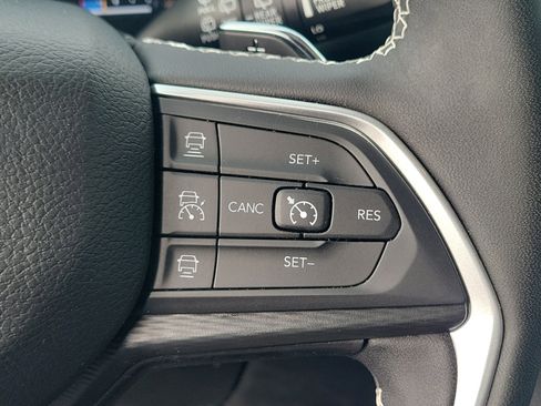 Used 2023 Jeep Grand Cherokee Altitude image 26