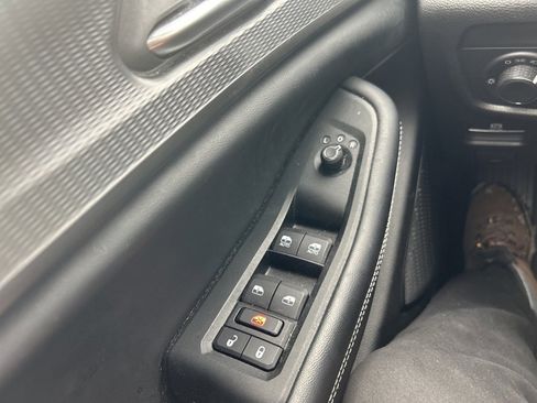 Used 2023 Jeep Grand Cherokee Altitude image 7