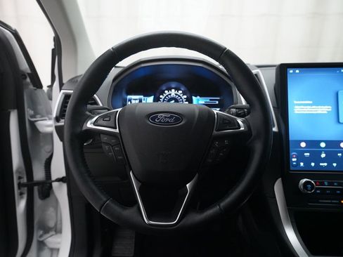 Used 2023 Ford Edge SEL w/ Convenience Package AWD/4WD image 4