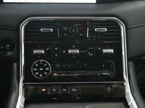 Used 2025 Nissan Armada SL AWD/4WD image 20