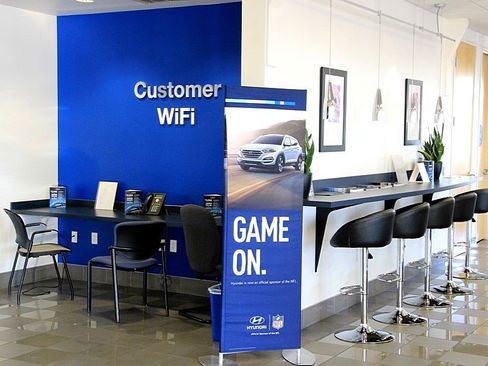 Used 2023 Genesis Electrified GV70 Advanced image 32