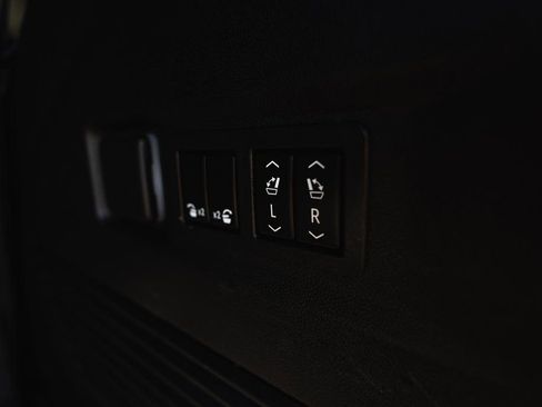 Used 2023 Chevrolet Tahoe LT w/ Luxury Package image 27