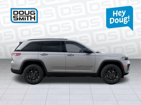 New 2026 Jeep Grand Cherokee Altitude image 21