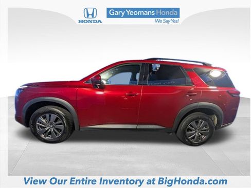 Used 2024 Nissan Pathfinder SV AWD/4WD image 8