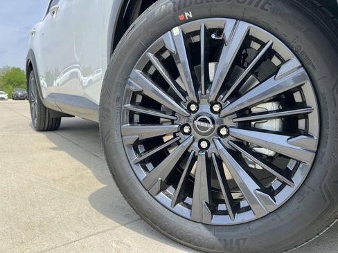 New 2026 Nissan Pathfinder SL FWD image 7