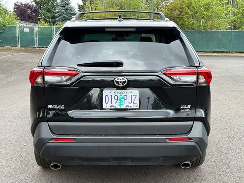 Used 2023 Toyota RAV4 XLE Premium AWD/4WD image 7