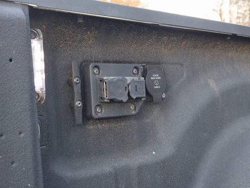 Used 2024 RAM 2500 Limited w/ Towing Technology Group image 36