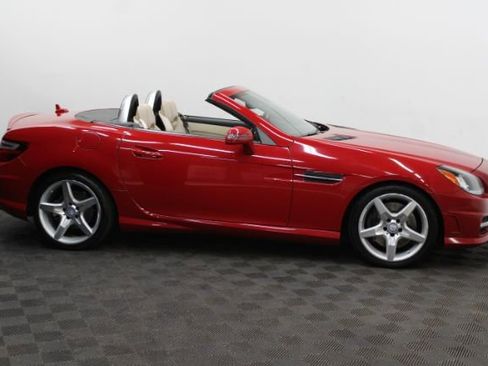 Used 2012 Mercedes-Benz SLK 350 image 4