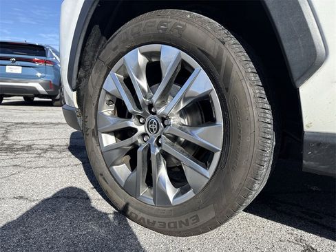 Used 2020 Toyota RAV4 Limited image 8