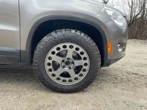 Used 2009 Volkswagen Tiguan SE image 31