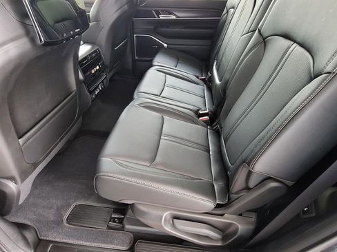 Used 2024 Jeep Wagoneer Series III w/ Rear Seat Video Group 1 image 9