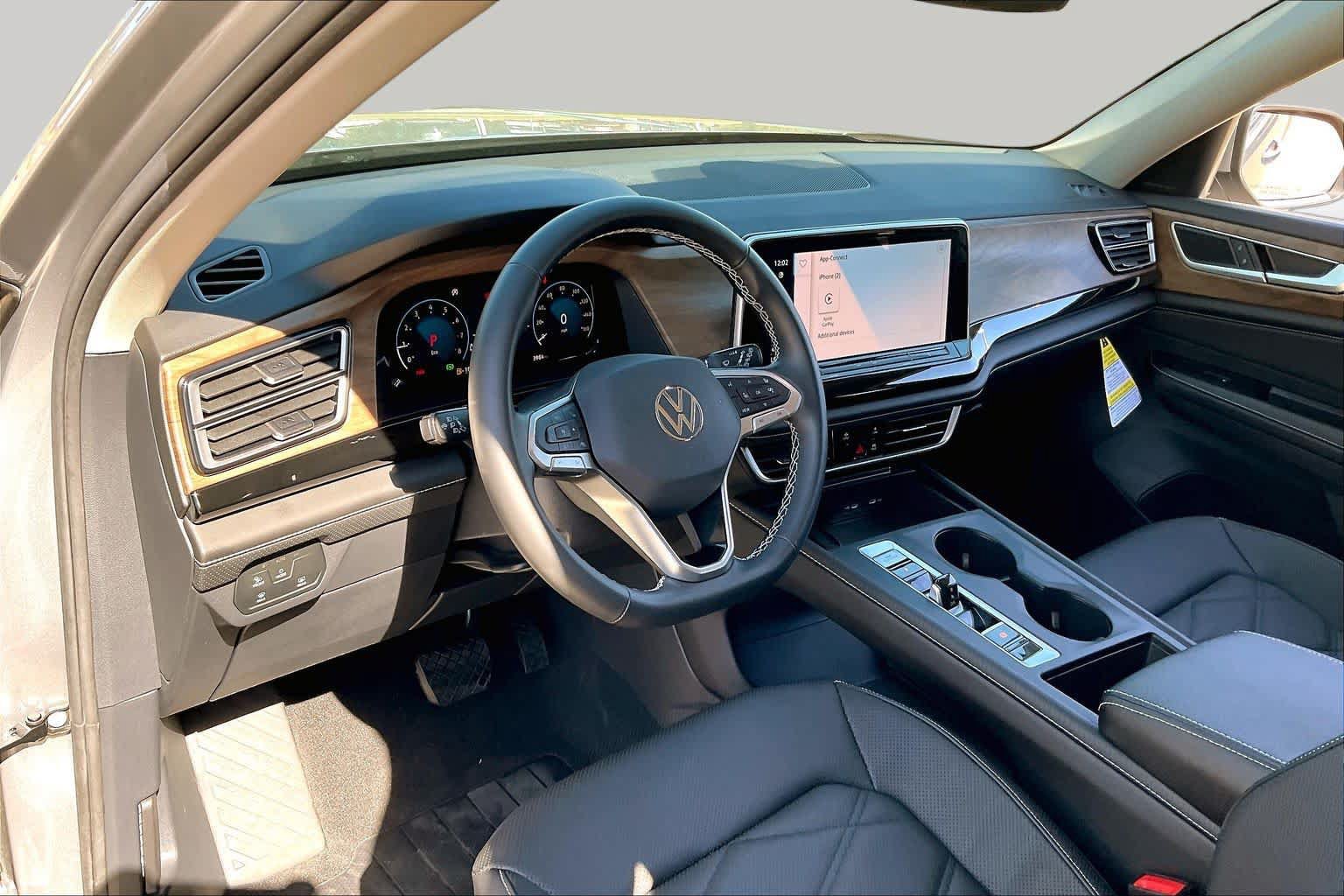 Used 2026 Volkswagen Atlas SE FWD image 17