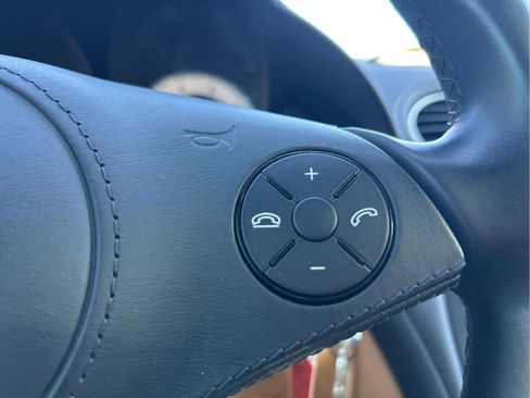 Used 2011 Mercedes-Benz SL 550 image 15