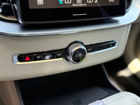 New 2026 Volvo XC90 B6 Ultra w/ Protection Package image 15