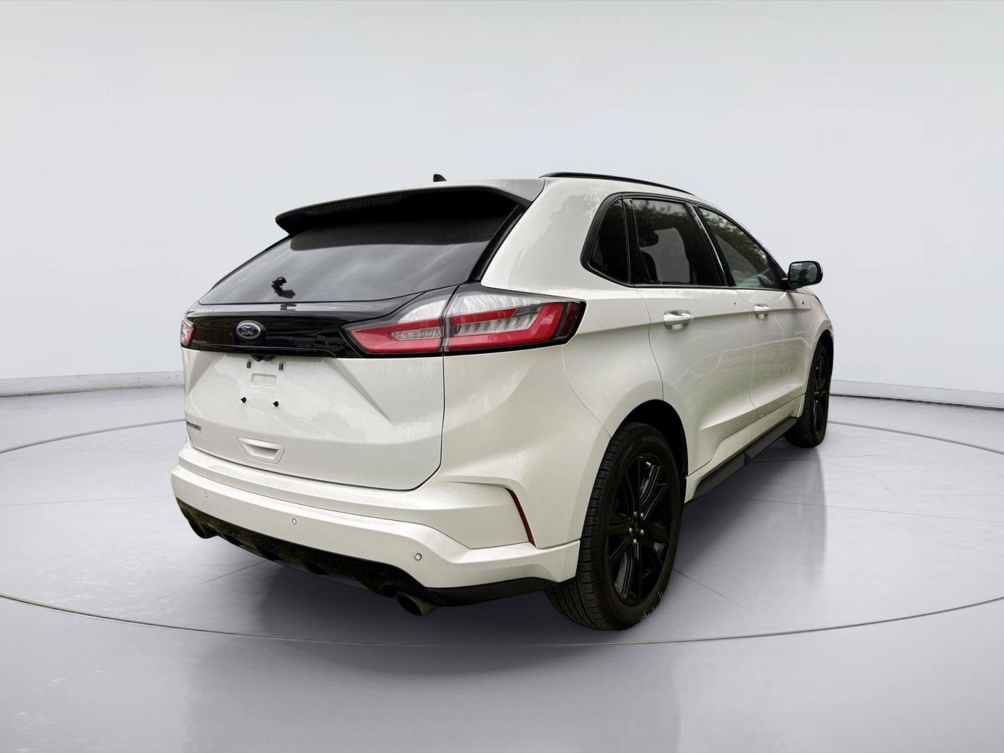 Used 2020 Ford Edge ST-Line FWD image 3