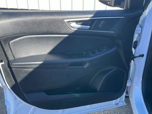 Used 2023 Ford Edge SEL image 12