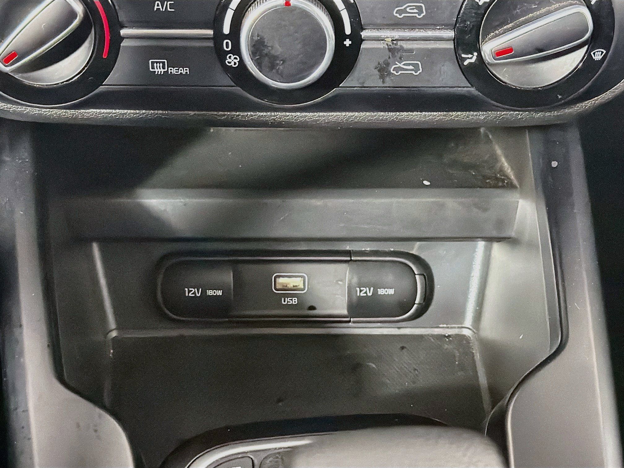 Used 2025 Kia Soul LX w/ LX Technology Package FWD image 26
