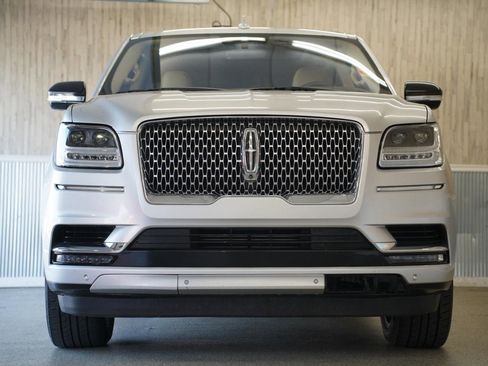 Used 2018 Lincoln Navigator Reserve w/ Technology Package image 3