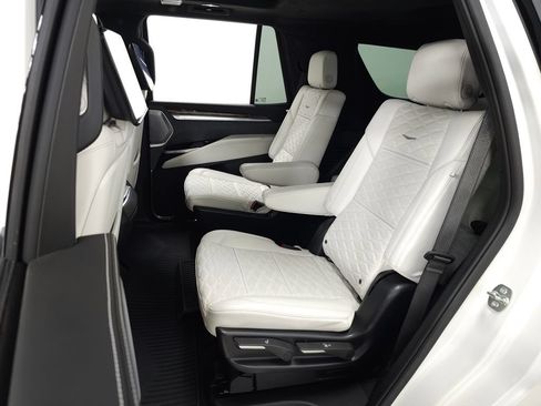 Used 2025 Cadillac Escalade Sport Platinum AWD/4WD image 47