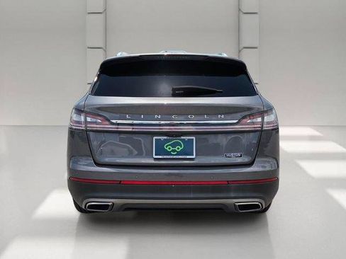Used 2022 Lincoln Nautilus FWD image 4
