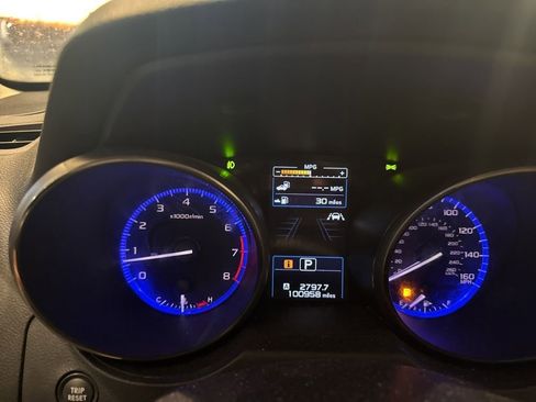 Used 2018 Subaru Outback 3.6R Limited image 16