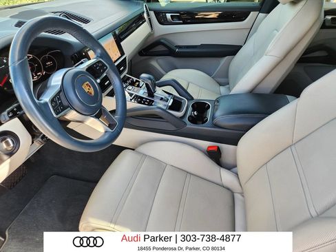 Used 2023 Porsche Cayenne AWD/4WD image 7
