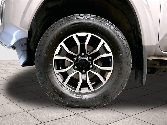 Used 2021 Toyota Tacoma TRD Sport w/ TRD Premium Sport Package AWD/4WD image 8