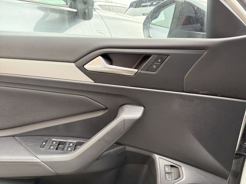 Used 2023 Volkswagen Jetta Sport image 11