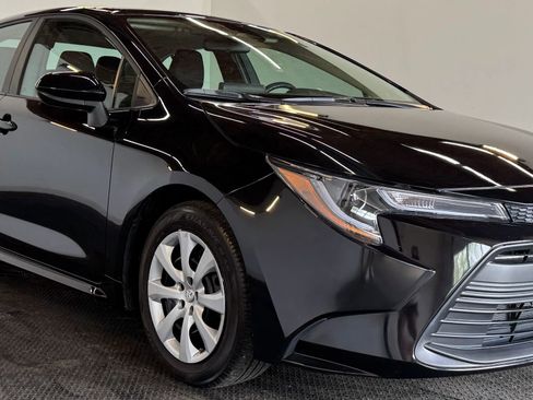 Used 2024 Toyota Corolla LE FWD image 29