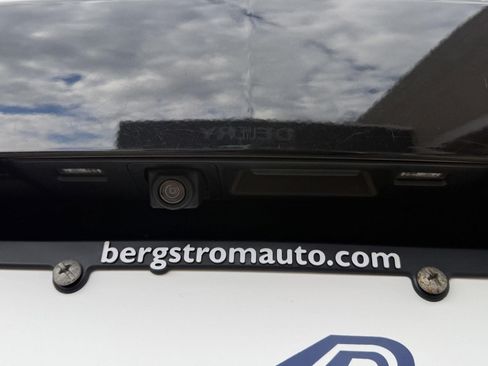 Used 2022 Chevrolet TrailBlazer RS w/ Sun and Liftgate Package AWD/4WD image 12