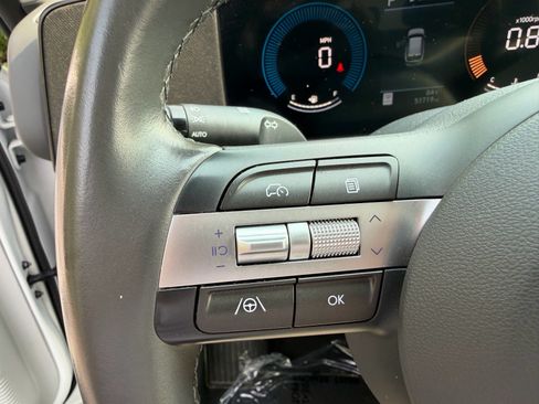 Used 2024 Hyundai Kona SEL FWD image 28