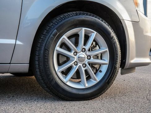 Used 2019 Dodge Grand Caravan SXT FWD image 70