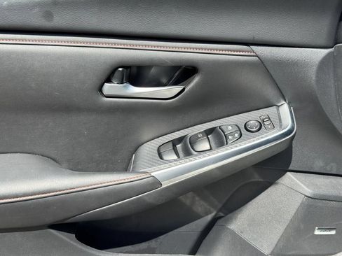 Used 2025 Nissan Sentra SR w/ SR Premium Package FWD image 10