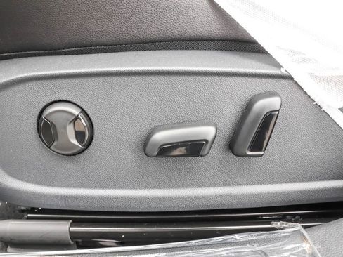 New 2026 Volkswagen Jetta SE FWD image 10