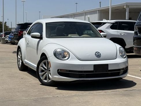Used 2015 Volkswagen Beetle TDI FWD image 2