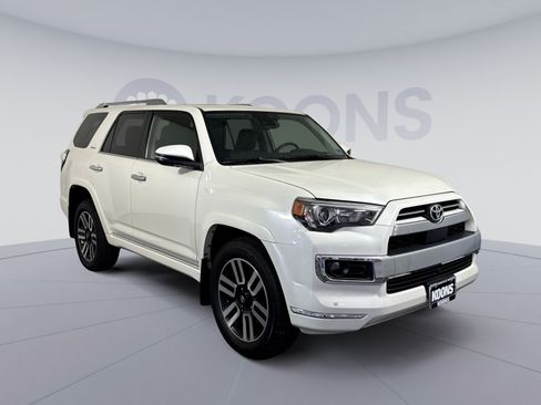 Used 2022 Toyota 4Runner Limited AWD/4WD image 10